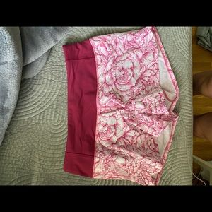 lululemon size 2 floral pink speed up shorts